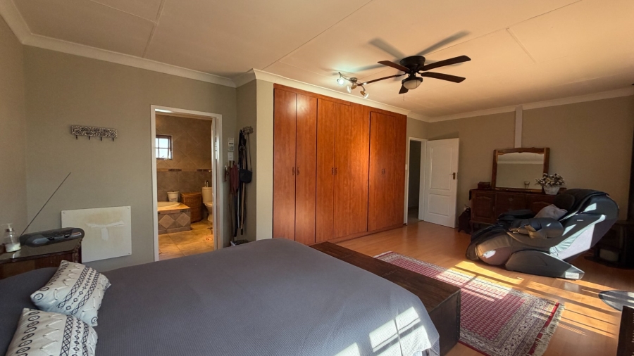 4 Bedroom Property for Sale in Oewersig North West